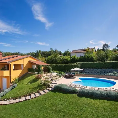 Villa Diora - & Karojba